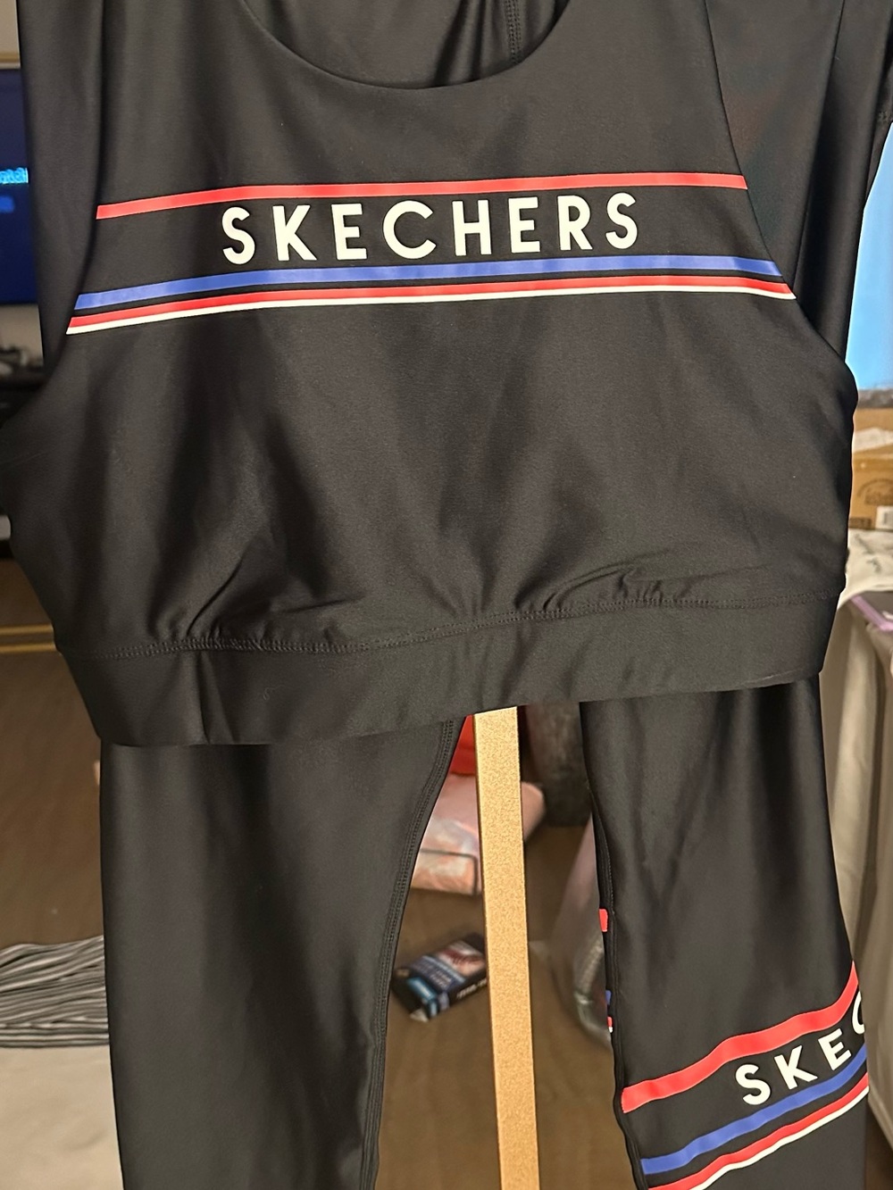 Skechers varsity racerback crop top w/matching leggings set